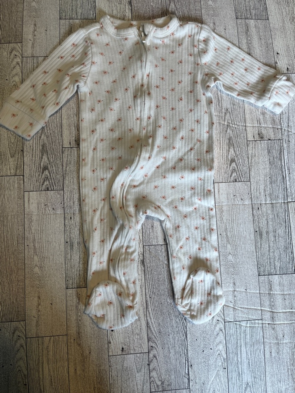 Rabbit + Bear 100% Organic Cotton Ribbed White Floral Sleeper Size 3-6 Months
